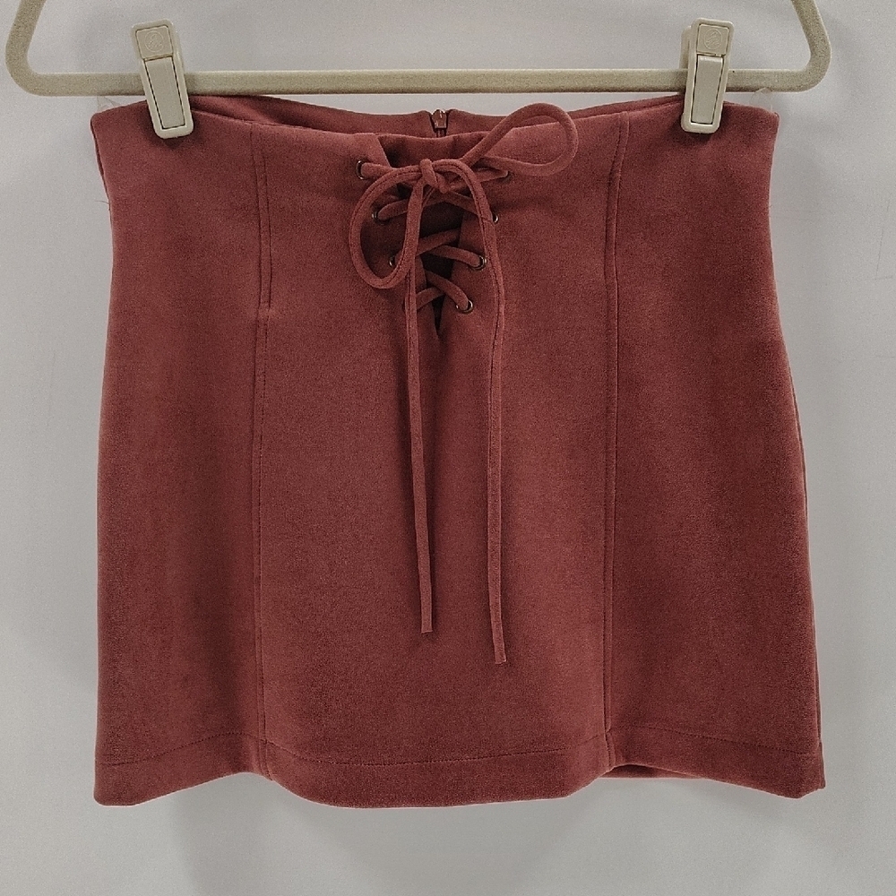 Newbury Kustom Rose Pink Mini Skirt Suede Feel Braided Detail Size Medium